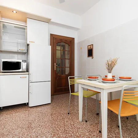 Lägenhet 9min Centro E Stazione Ferroviaria *