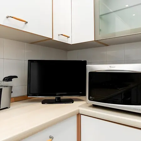 Apartment 9min Centro E Stazione Ferroviaria